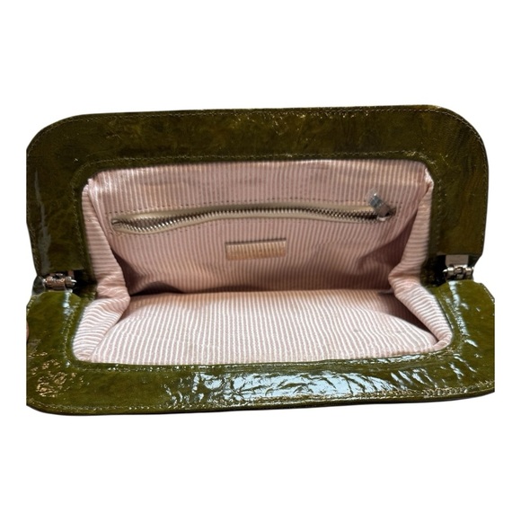 Vintage Lauren Merkin Olive Green Patent Leather Pleated Clutch Made in NYC EUC - Picture 2 of 3
